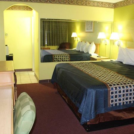 Hutchinson Inn מראה חיצוני תמונה