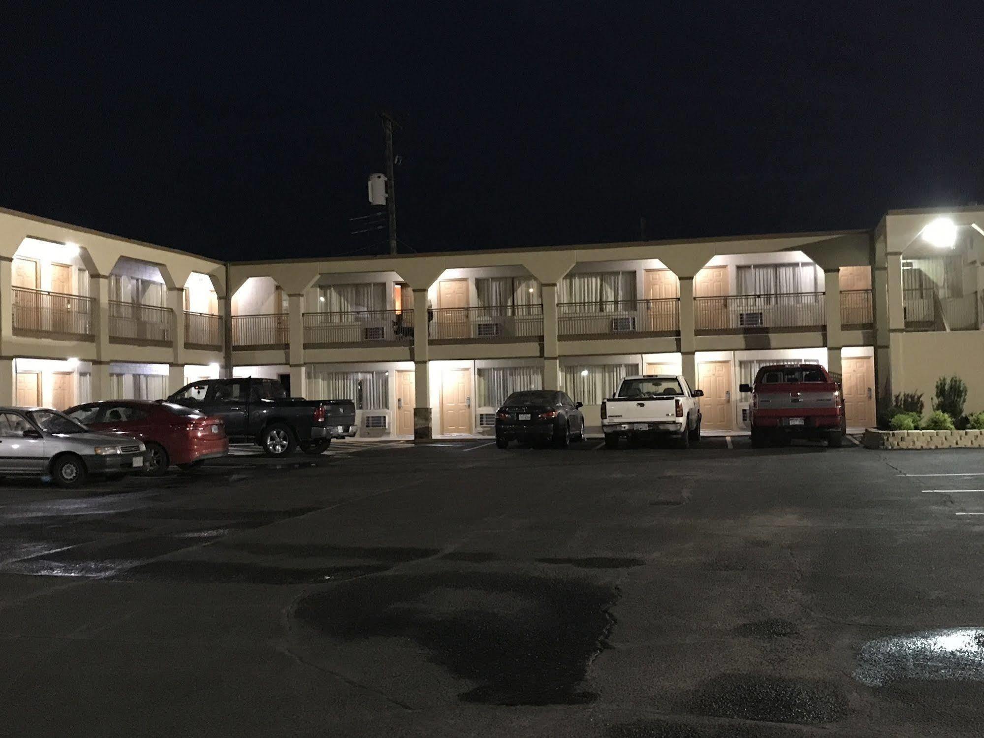 Hutchinson Inn מראה חיצוני תמונה