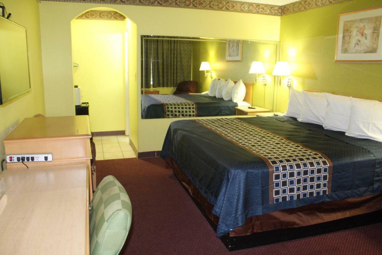 Hutchinson Inn מראה חיצוני תמונה