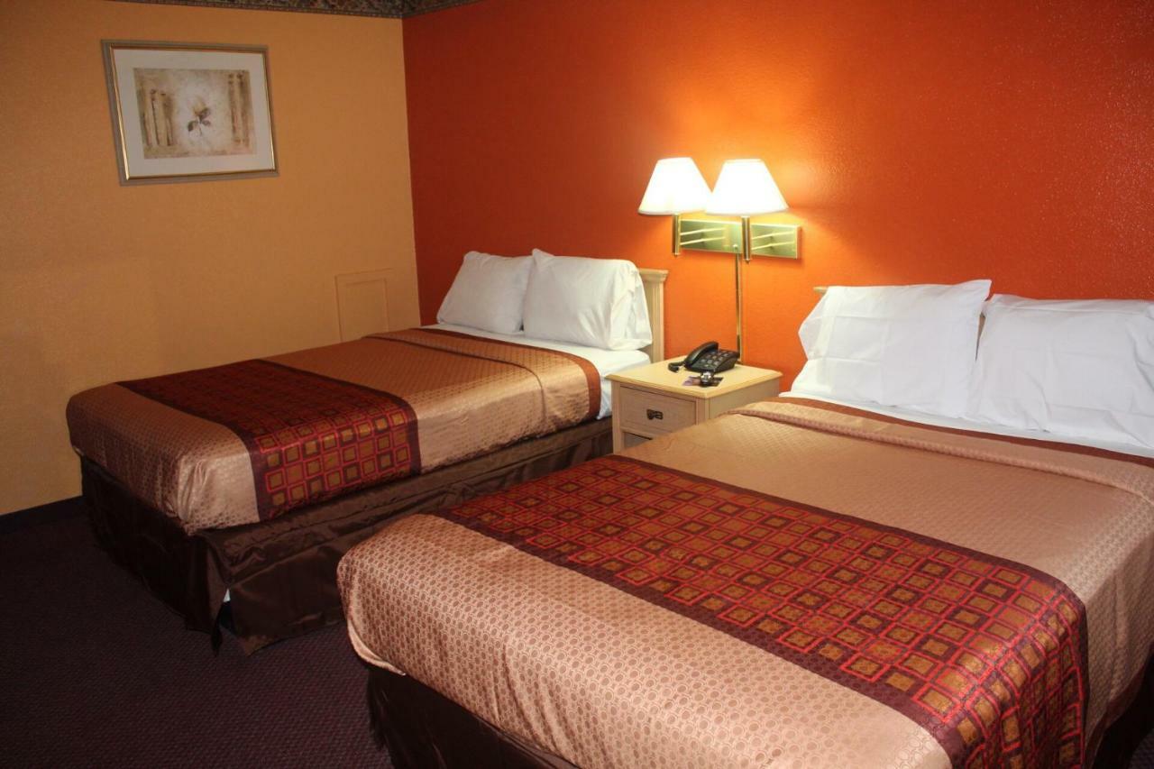 Hutchinson Inn מראה חיצוני תמונה