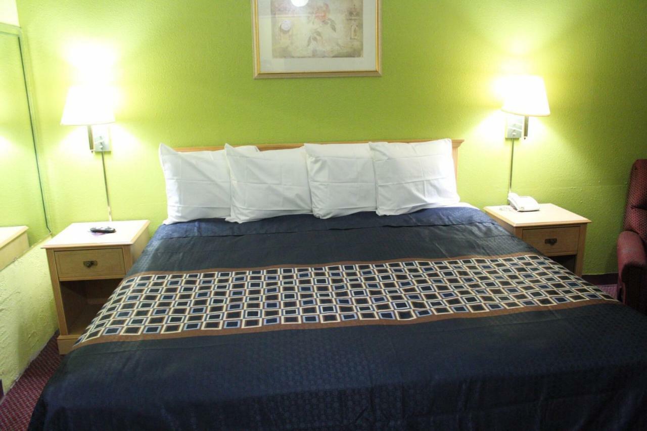 Hutchinson Inn מראה חיצוני תמונה