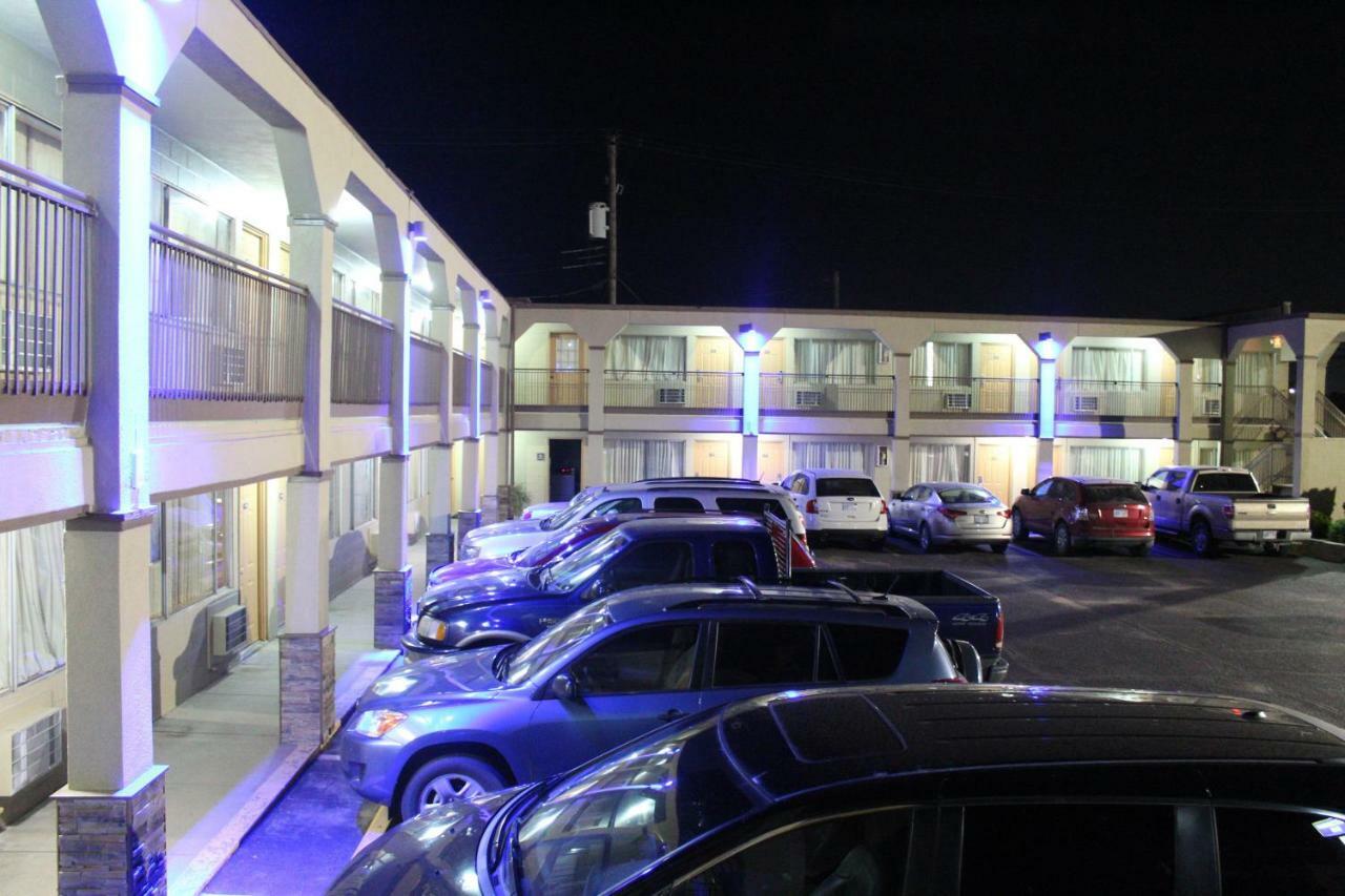 Hutchinson Inn מראה חיצוני תמונה
